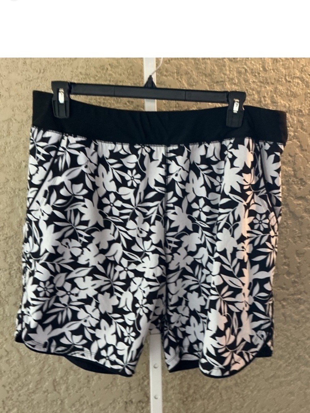 Lands’ End Women’s Quick Dry Swim board Shorts black white tropical print 18 - Picture 5 of 12